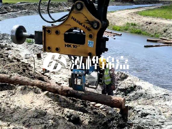 松木樁施工隊(duì)泓樺錦嘉 - 松木樁駁岸每米造價(jià)多少?