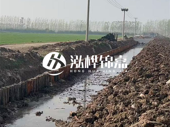 松木樁施工隊(duì)泓樺錦嘉 - 河道打木樁打多深?